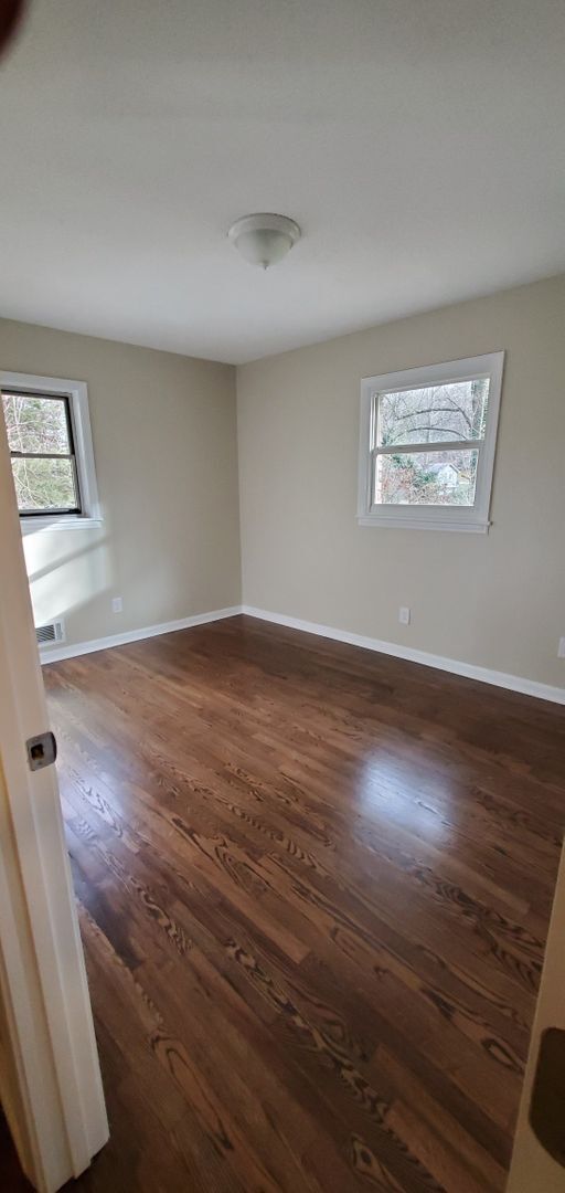 Building Photo - Desirable Woodstock Location!