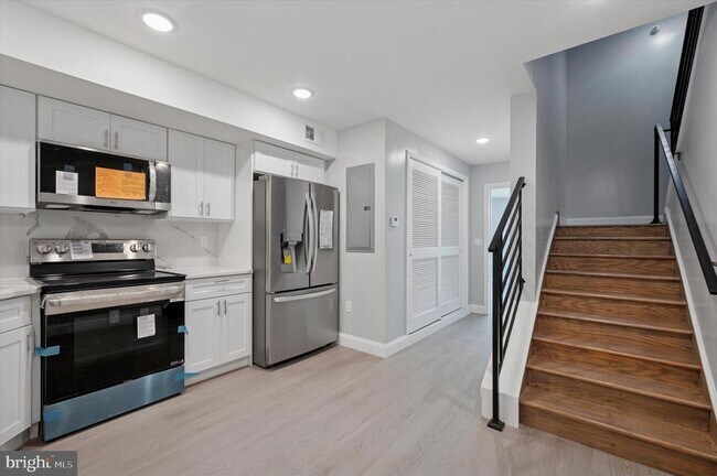 Foto del edificio - 2405 Ridge Ave