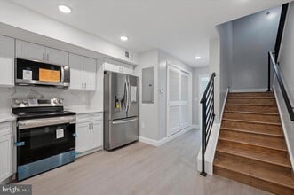 Building Photo - 2405 Ridge Ave