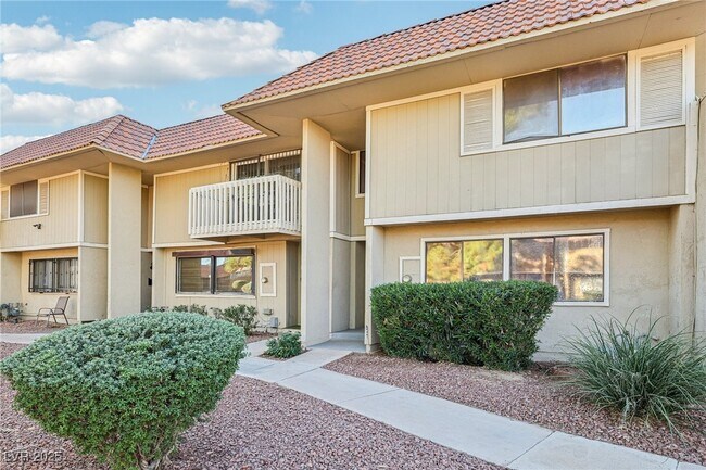 Foto del edificio - 2414 Paradise Village Way