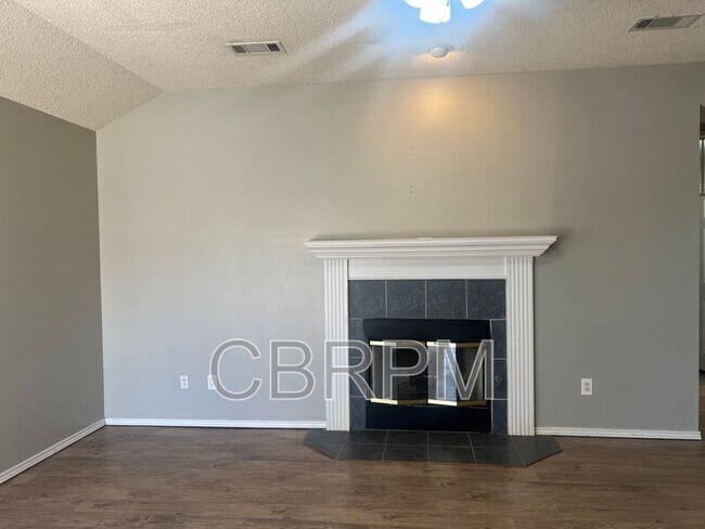 Building Photo - 6710 4th St