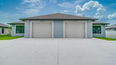 Building Photo - 4606 SW 8th Ct
