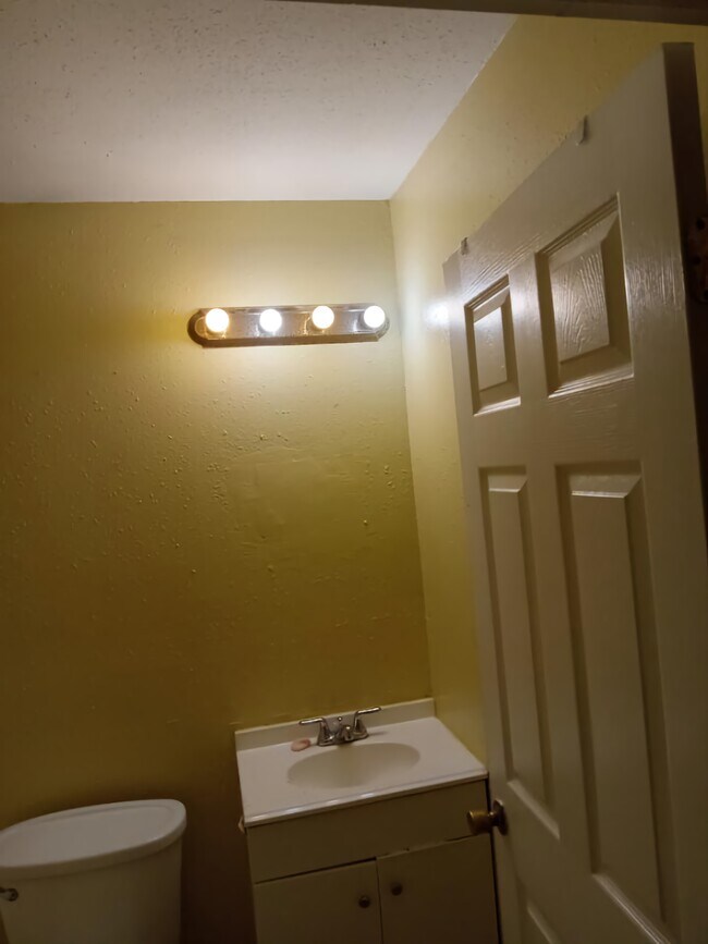 Bathroom 2 - 7619 Alabama St