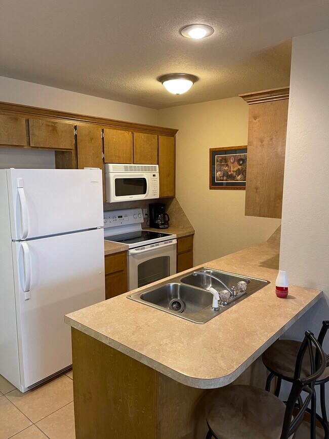 Building Photo - 7942 NW Crossland Cir