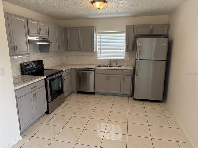 Building Photo - 2135 Jessa Dr