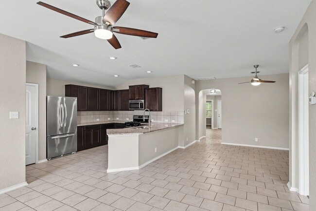 Foto del edificio - Spacious 3BR w/ Cabana, Storage Shed & Open Living Area in San Antonio