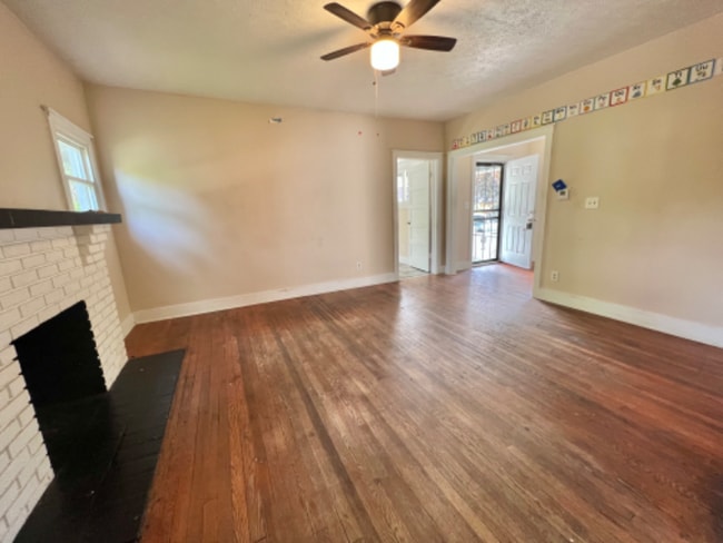 Building Photo - 2 Wildwood Ave