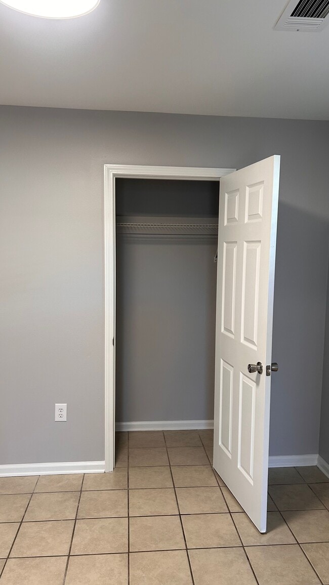 Building Photo - 2523 Law St