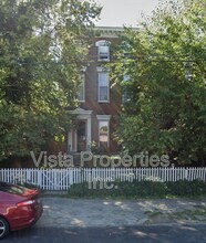 Building Photo - 514 W Oak St