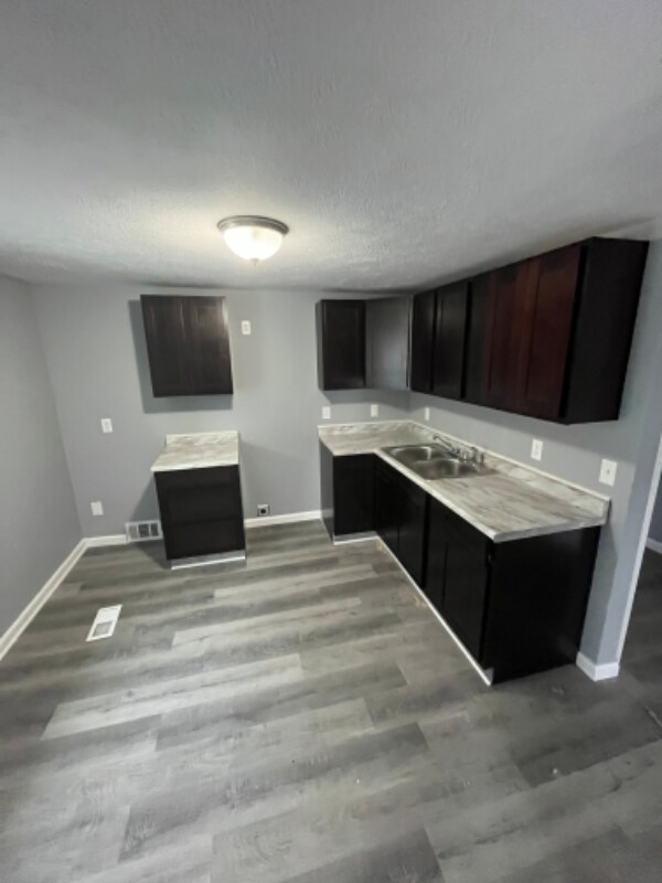 1102 Brown St, Akron, OH 44301 Room for Rent in Akron, OH