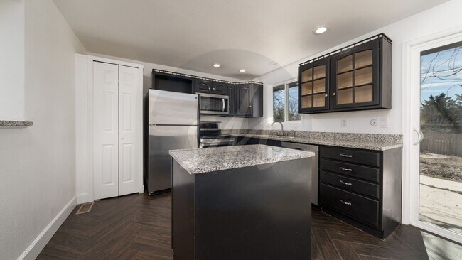 Building Photo - Split Level Charmer in Park Hill Neighborhood