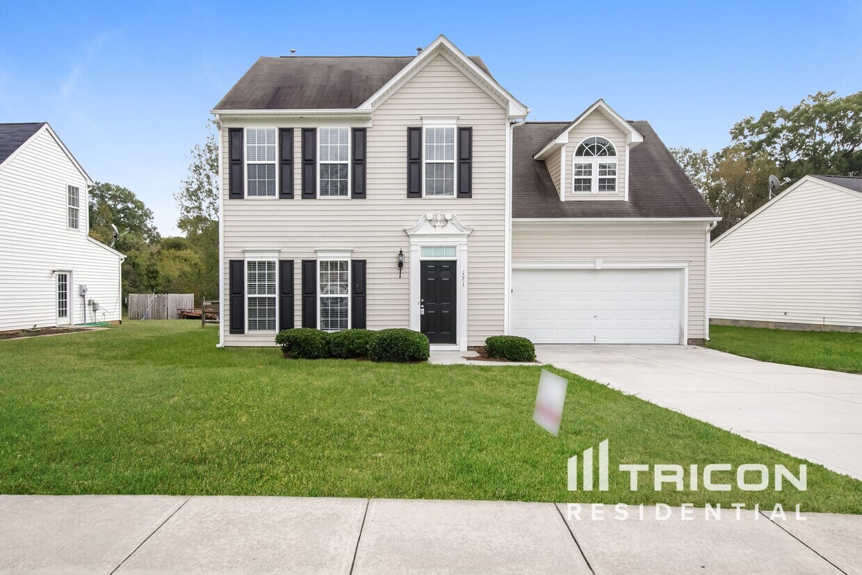 Primary Photo - 121 Dutchmans Meadow Dr