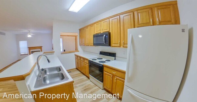 Building Photo - 3 br, 3 bath House - 2851 Kelly Dr.