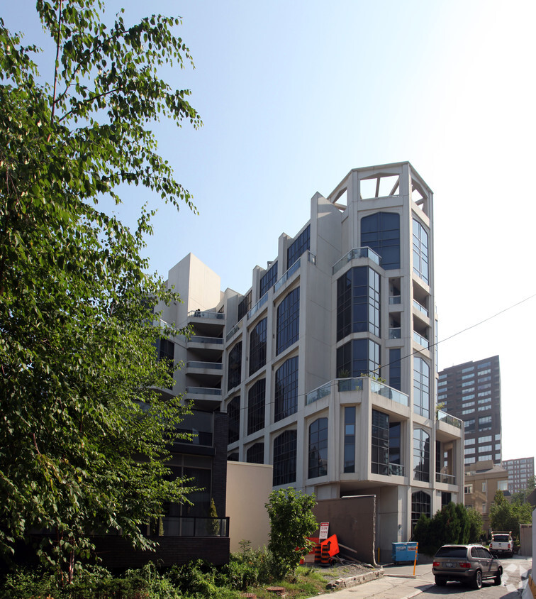 Building Photo - The Florian