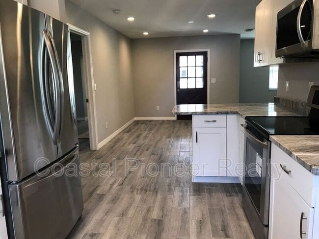 Photo - 1506 W Grace St House