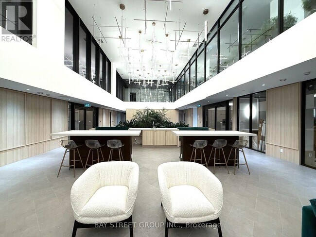 Building Photo - 3071 Trafalgar Rd