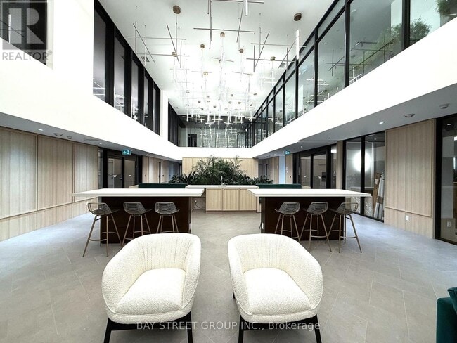 Photo du bâtiment - 3071 Trafalgar Rd