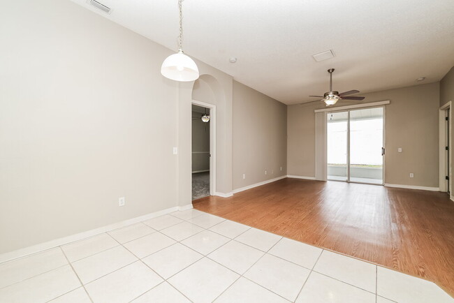 Building Photo - 1231 Loretto Cir