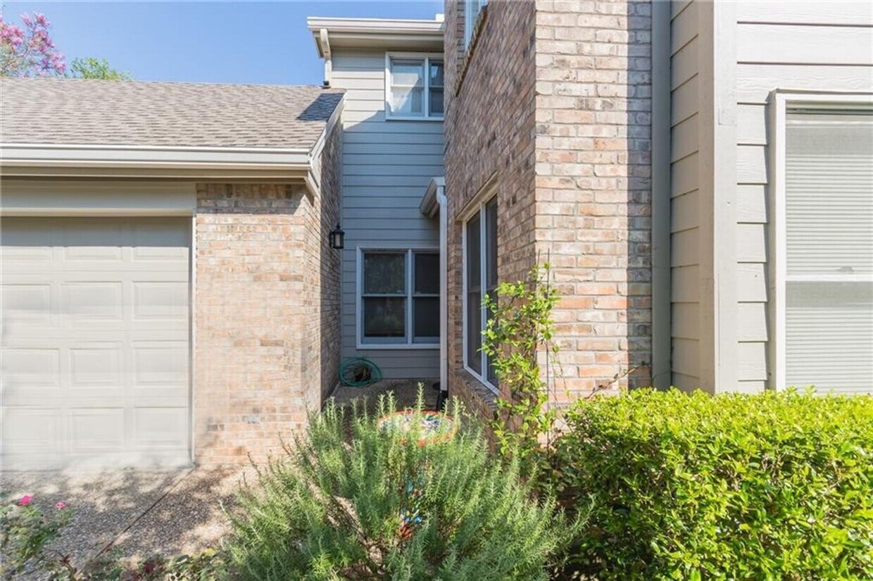 Foto principal - West Austin 3x3 Cozy Home!