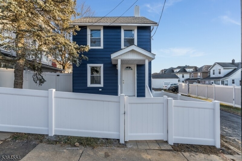 Foto principal - 288 Marshall St