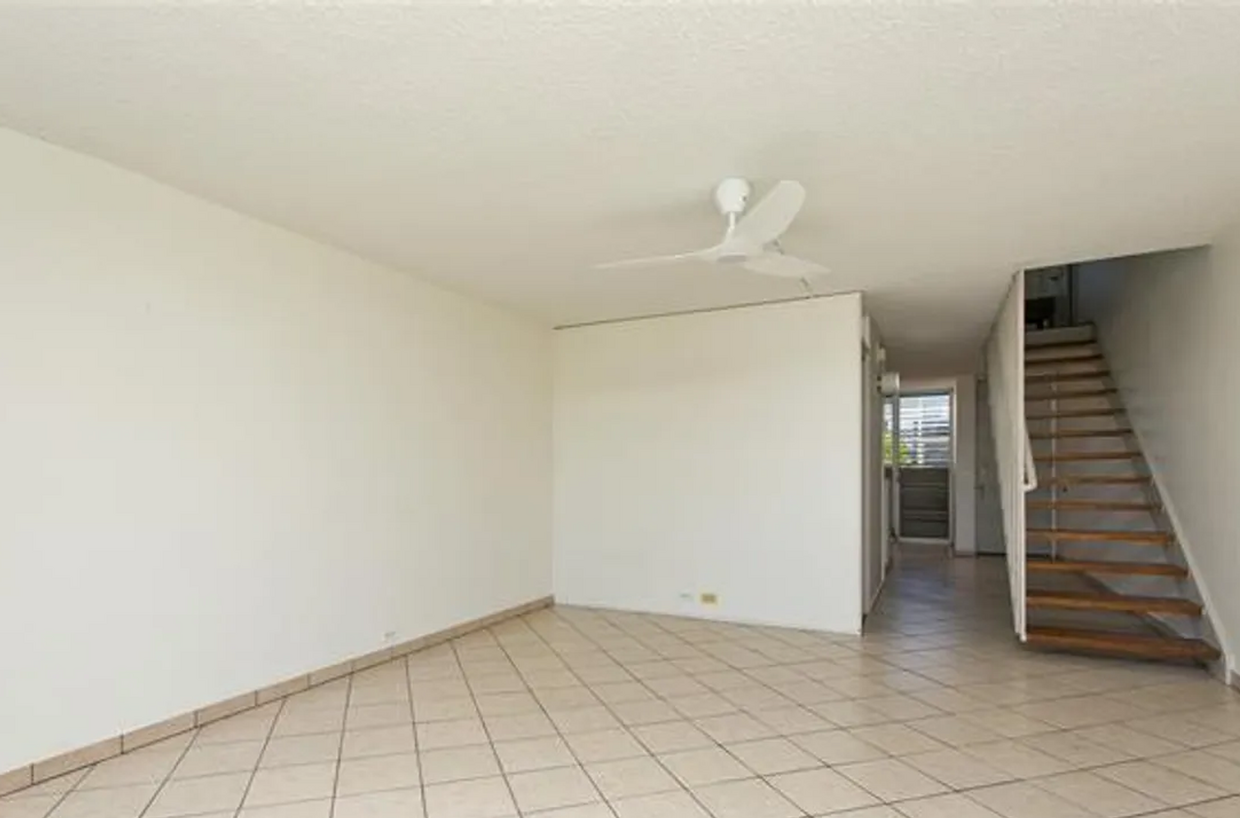 Foto principal - $3,400- 2 BR/2 Bath/1 Assigned Parking - P...