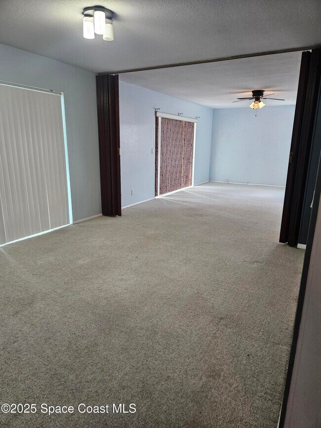 Foto del edificio - 955 Beechfern Ln