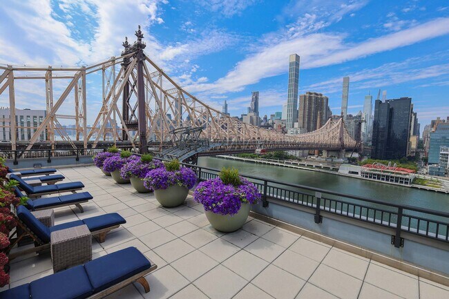 Foto del interior - Riverwalk Crossing