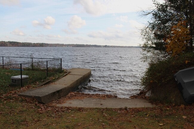 Building Photo - 16 Langlois Pines