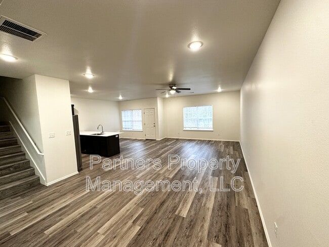 Photo - 1035 S Benchmark Ln Apartment