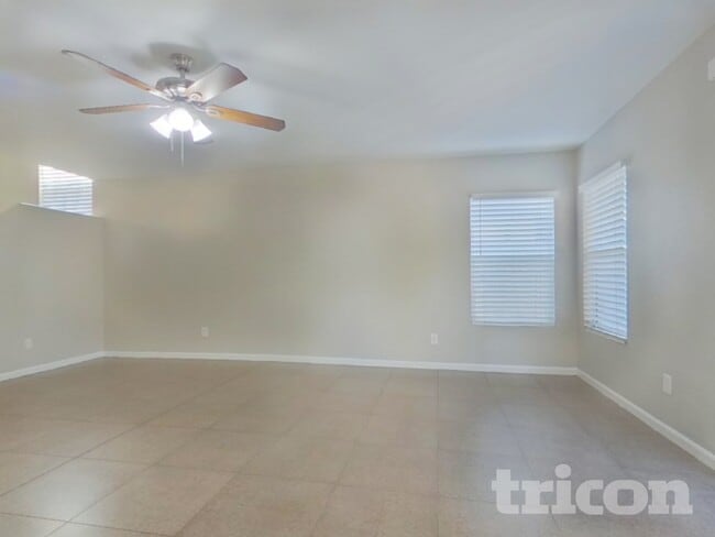 Building Photo - 11229 W Devonshire Ave