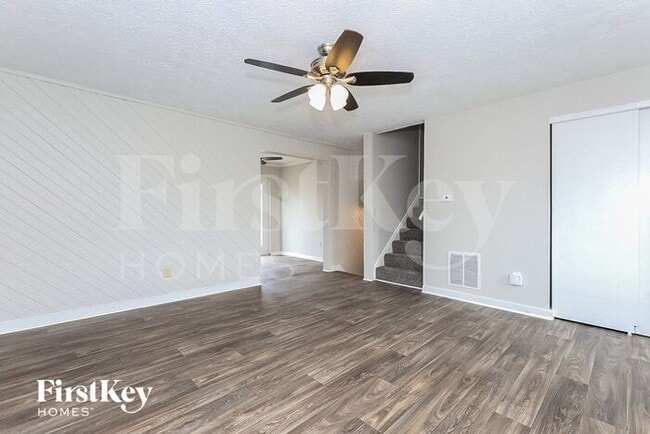 Building Photo - 4609 Paxton Dr S