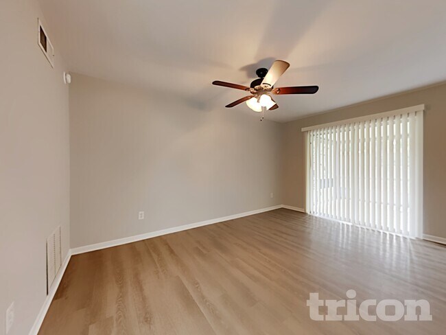 Foto del edificio - 802 Gullberry Ln