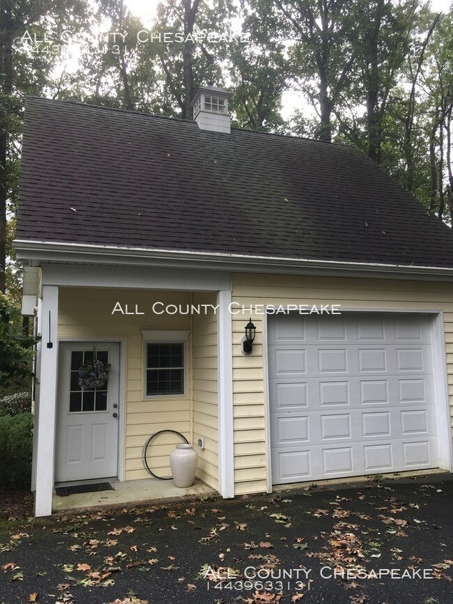Building Photo - Stunning Single Family Home