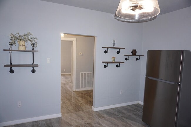 Building Photo - 410 San Jorge Ave