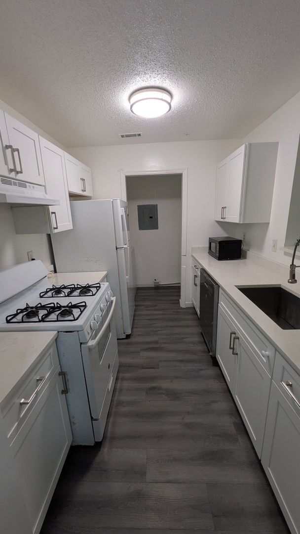 Building Photo - 417 Ridge Creek Dr