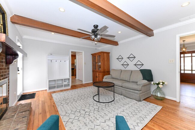 Foto del edificio - 3409 Cottage Pl
