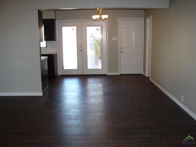 Building Photo - 423 Top Hill Dr