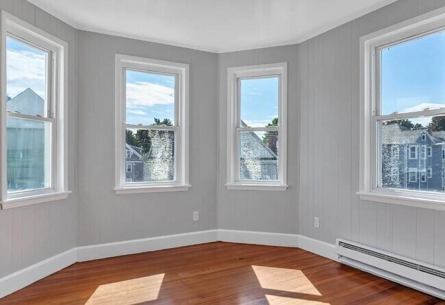 Building Photo - 109 Pocasset Ave