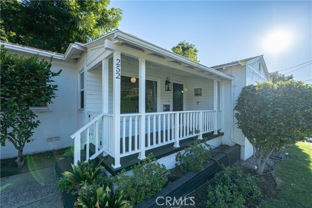 Building Photo - 252 E Scenic Dr