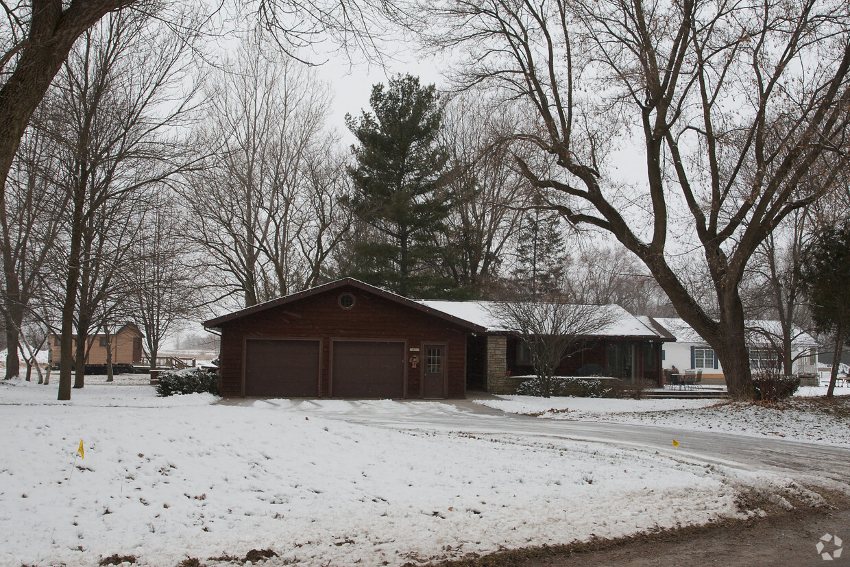 Sam Moore's Trailer Park - Apartments in Fox Lake, WI | Apartments.com