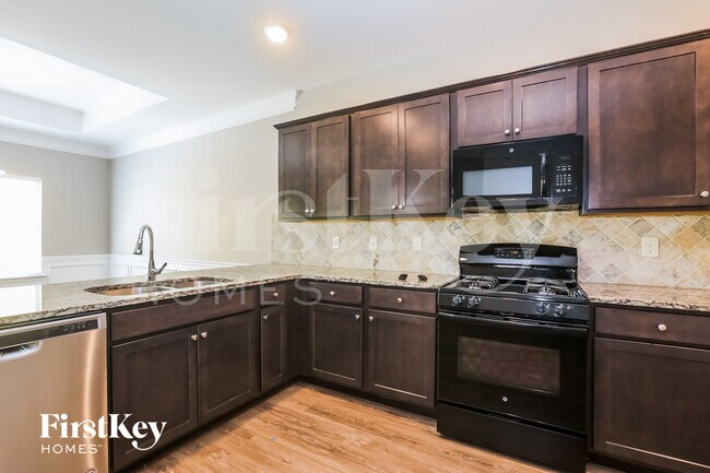 Foto del edificio - 566 Massey Ct