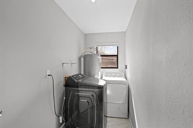 Foto del edificio - 706 W 12th St