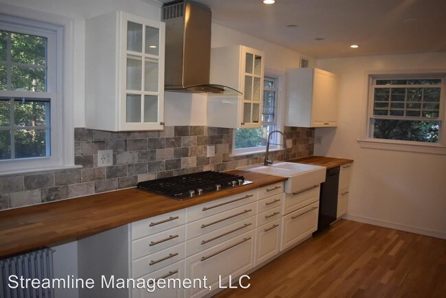 Foto del edificio - 108 Woodridge Ave