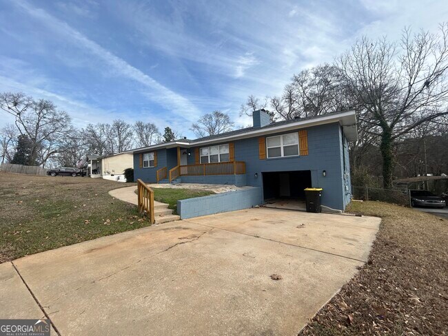 Building Photo - 36 Mitchell St