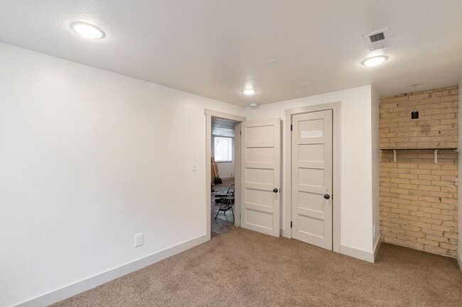 Building Photo - Cozy 2 Bed Provo Basement Apartment - Near...