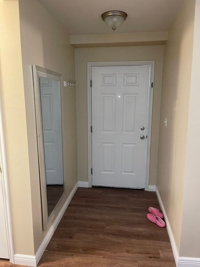 Building Photo - Nice single level home