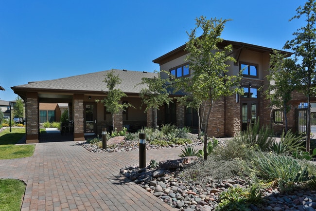 Building Photo - Avalon West