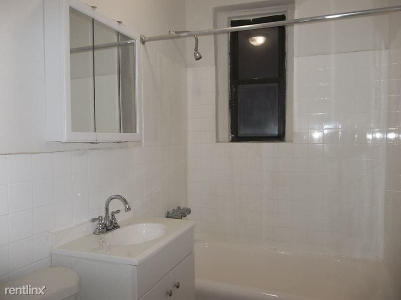 Building Photo - 2 br, 1 bath Apartment - 3815 Putnam Ave W