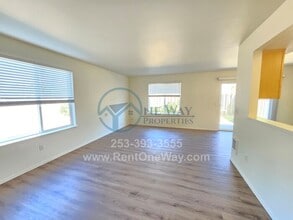 Building Photo - 610 11th Ave