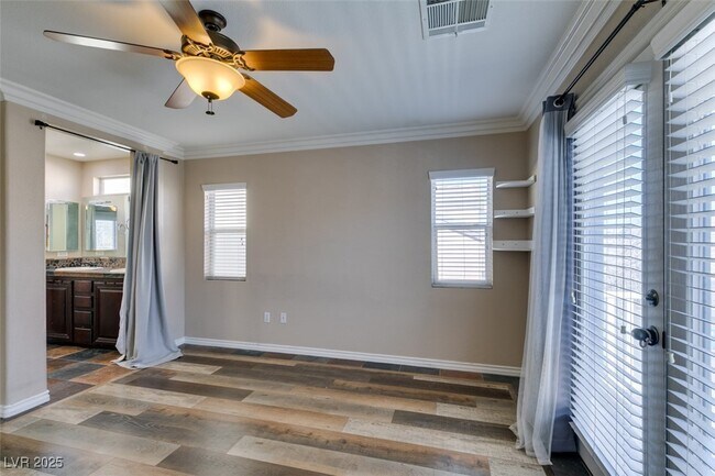 Foto del edificio - 8233 Shaded Arbors St